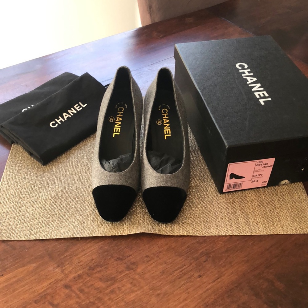 Chanel Pumps